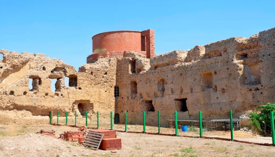 Castillo de los Velasco o Palacio de los Condestables de Castilla (en ruinas), Spain